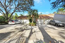 Picture of 15400 Cedarwood Ln 1-201, Naples, FL 34110