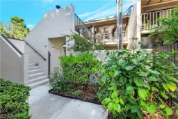 Picture of 15400 Cedarwood Ln 1-201, Naples, FL 34110