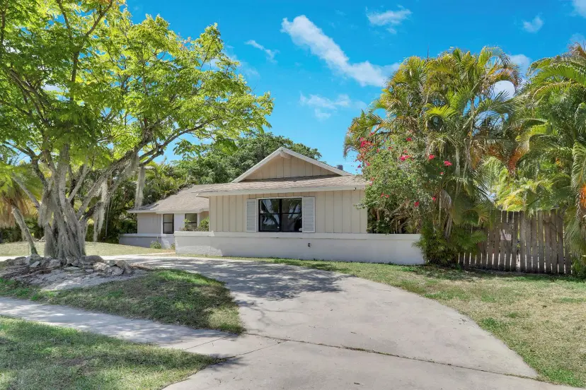Picture of 407 La Mancha Avenue, Royal Palm Beach FL 33411