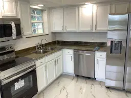 Picture of 815 SE Airoso Blvd, Port St Lucie, FL 34983