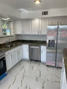 Picture of 815 SE Airoso Blvd, Port St Lucie, FL 34983