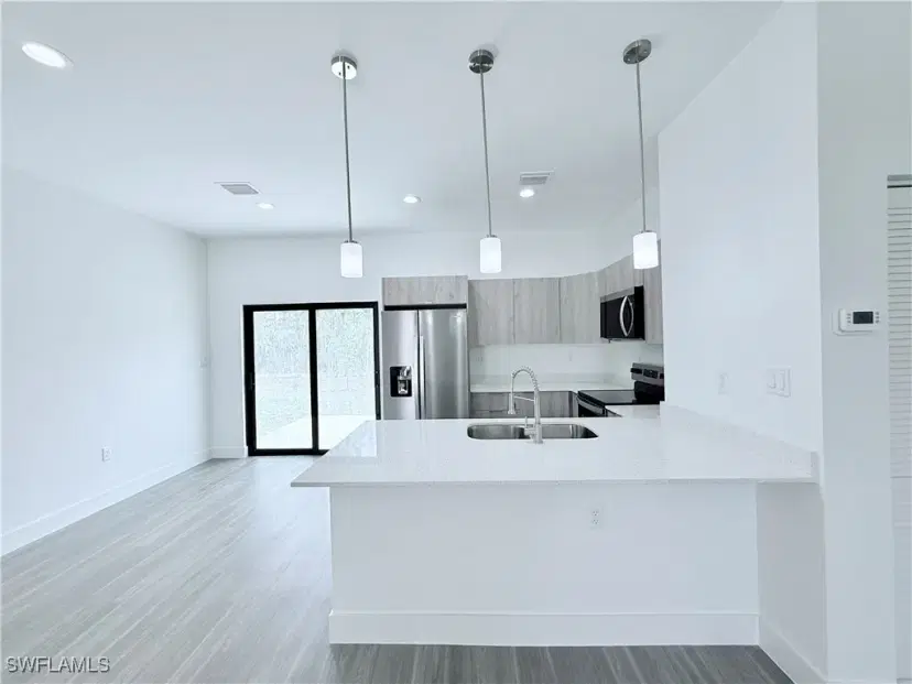 Picture of 9027 E Castle Cir, Labelle FL 33935