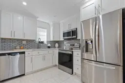 Picture of 9370 SW 8Th Street 208, Boca Raton, FL 33428