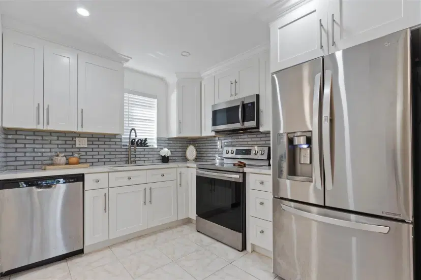 Picture of 9370 SW 8Th Street 208, Boca Raton FL 33428