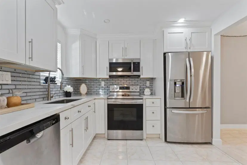 Picture of 9370 SW 8Th Street 208, Boca Raton FL 33428