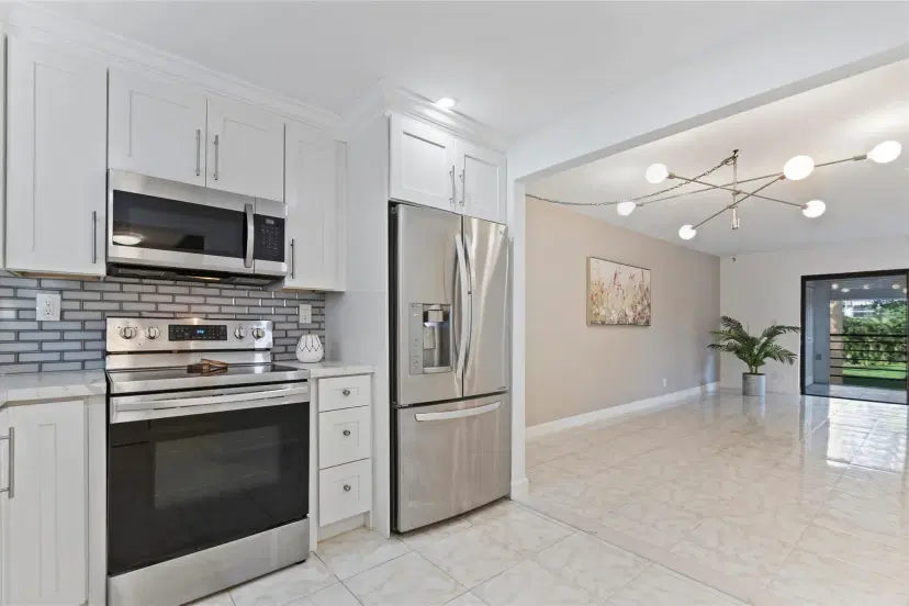 Picture of 9370 SW 8Th Street 208, Boca Raton FL 33428