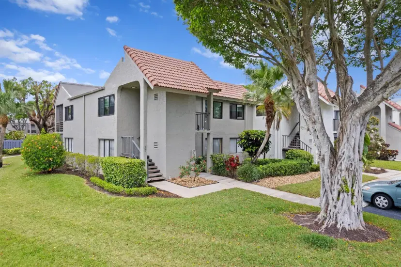 Picture of 5505 Fairway Park Drive 201, Boynton Beach FL 33437