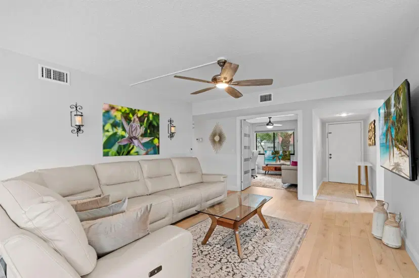 Picture of 5505 Fairway Park Drive 201, Boynton Beach FL 33437