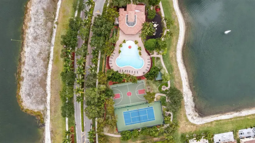 Picture of 707 Cresta Circle, West Palm Beach FL 33413