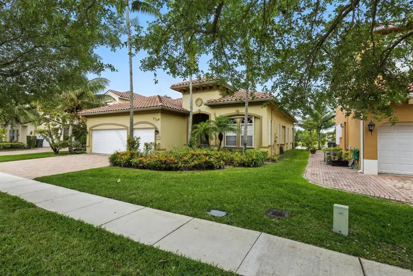 Picture of 707 Cresta Circle, West Palm Beach FL 33413