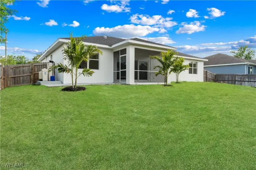 Picture of 749 Central St E, Lehigh Acres FL 33974