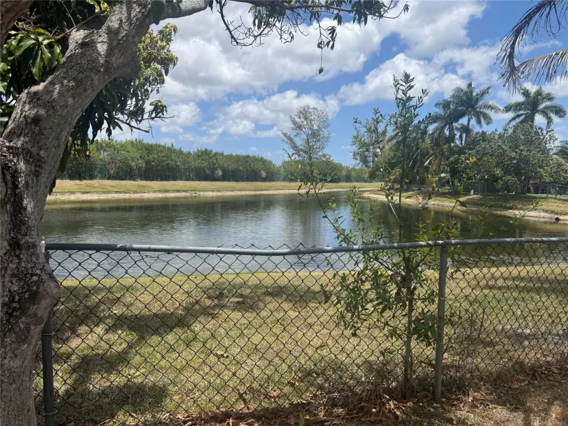 Picture of 1101 SW 84Th Ter, Pembroke Pines FL 33025