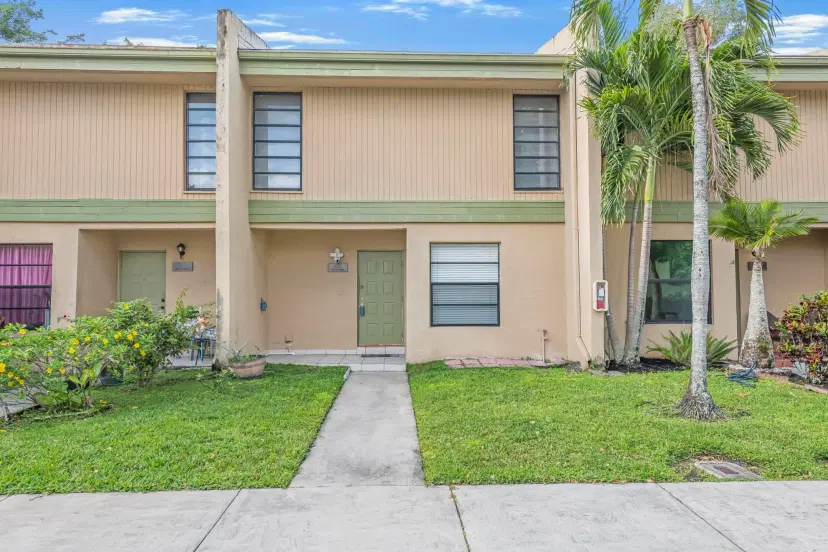 Picture of 9220 NW 14Th St 272, Pembroke Pines FL 33024
