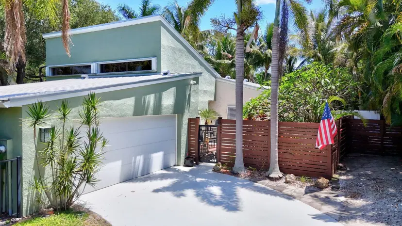 Picture of 1 Riverview Drive, Sewalls Point FL 34996
