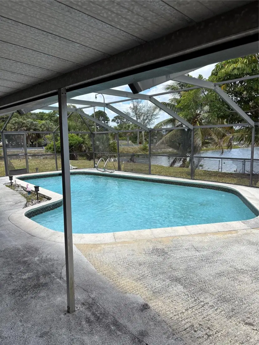 Picture of 1621 NW 168Th Ter, Miami FL 33169