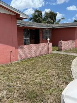 Picture of 1621 NW 168Th Ter, Miami, FL 33169