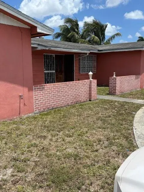 Picture of 1621 NW 168Th Ter, Miami FL 33169