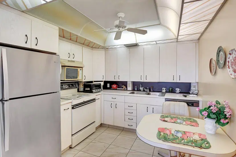 Picture of 4026 Newcastle B 4026, Boca Raton FL 33434