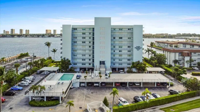 Picture of 3040 Lake Shore Drive 101, Riviera Beach FL 33404