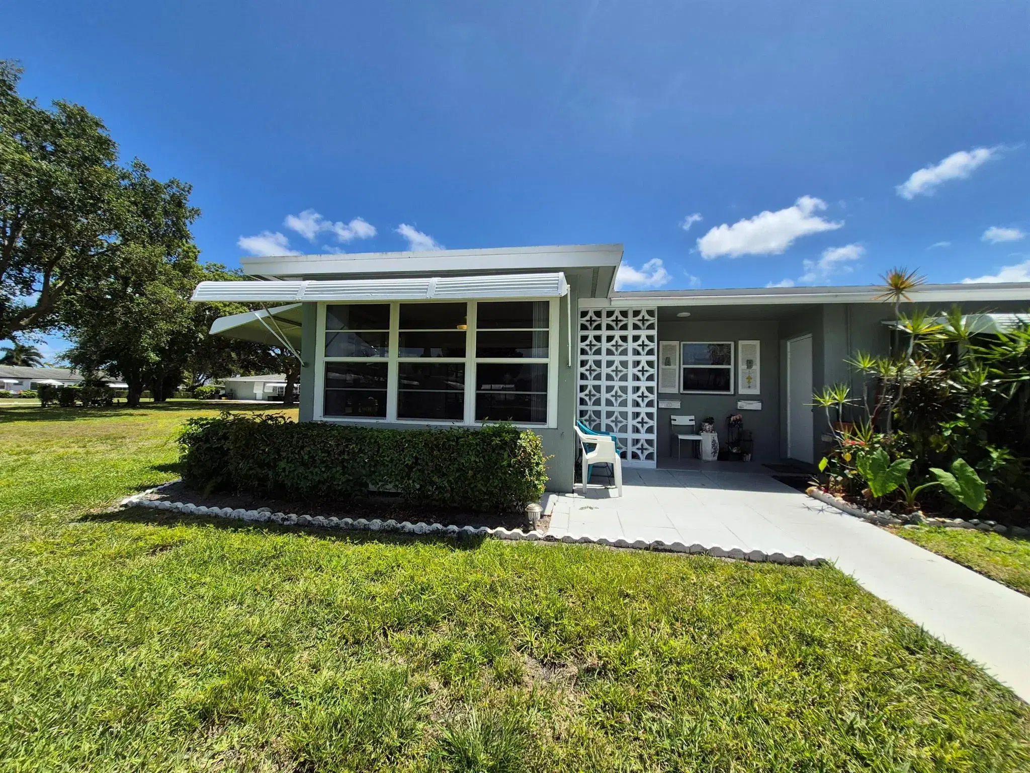Picture of 910 SOUTH Drive A, Delray Beach, FL 33445