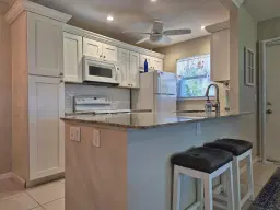 Picture of 910 SOUTH Drive A, Delray Beach, FL 33445
