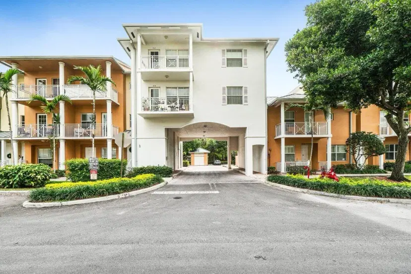 Picture of 410 Olssen Avenue, Fort Lauderdale FL 33312