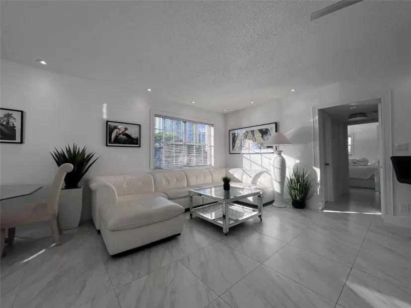 Picture of 601 SE 5Th Ct 301, Fort Lauderdale FL 33301