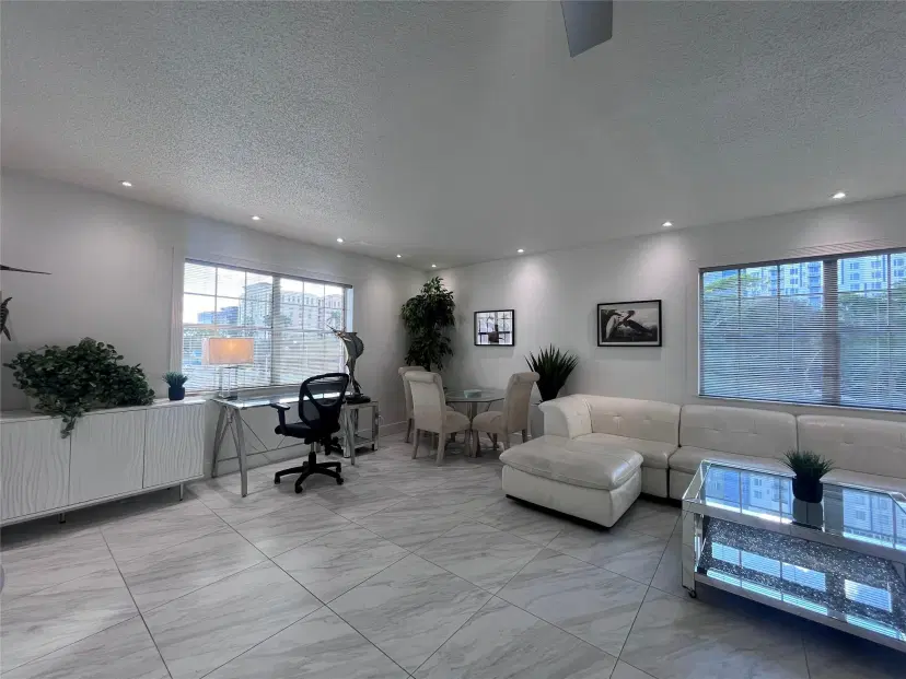 Picture of 601 SE 5Th Ct 301, Fort Lauderdale FL 33301