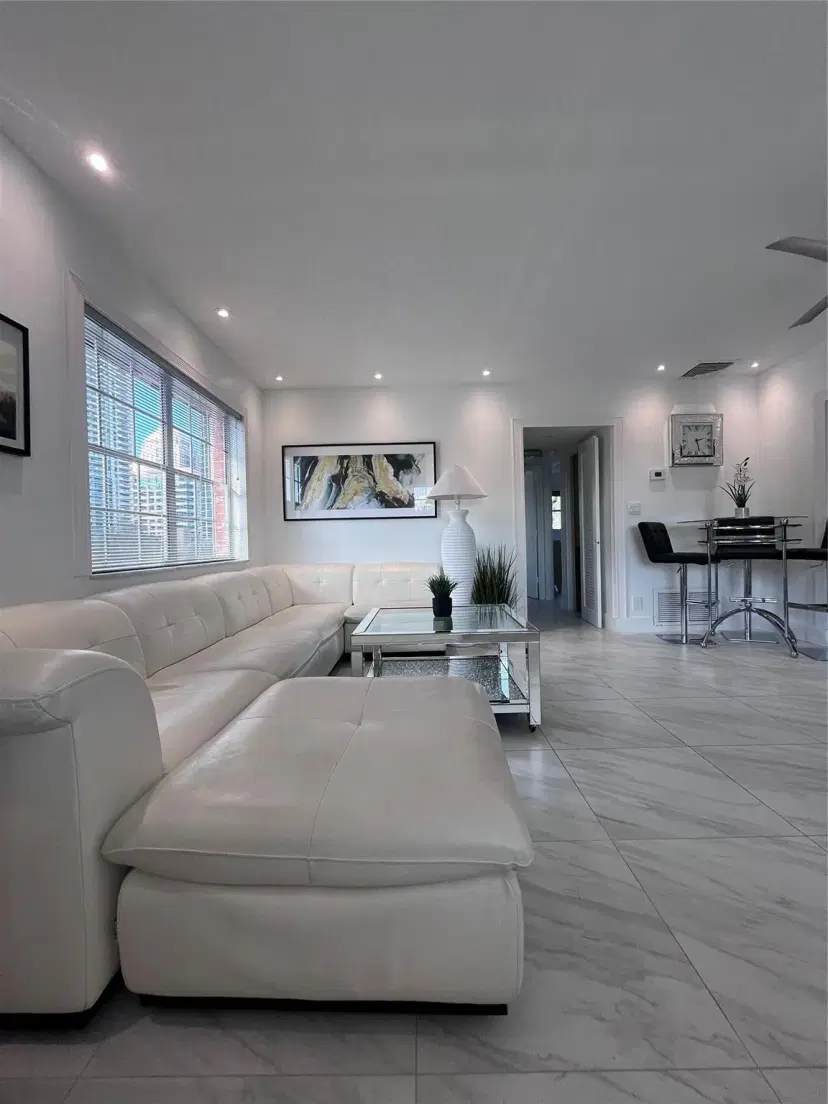 Picture of 601 SE 5Th Ct 301, Fort Lauderdale FL 33301