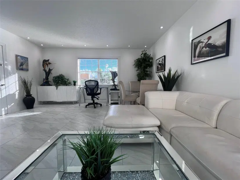 Picture of 601 SE 5Th Ct 301, Fort Lauderdale FL 33301