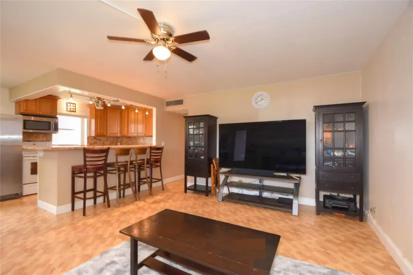 Picture of 357 Saxony H 357, Delray Beach FL 33446