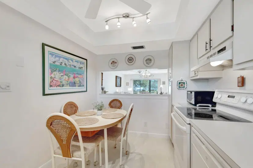 Picture of 3154 Via Poinciana 211, Lake Worth FL 33467