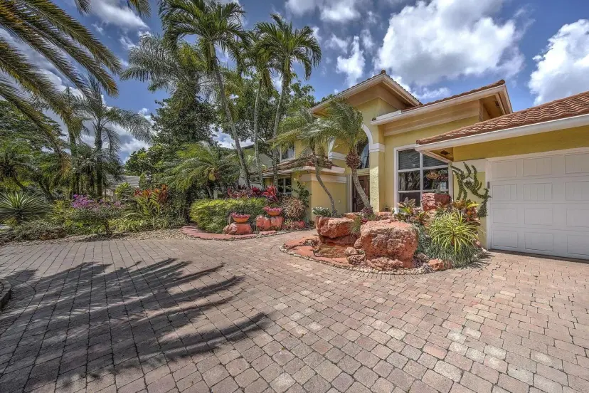 Picture of 521 NW 107Th Ave, Plantation FL 33324