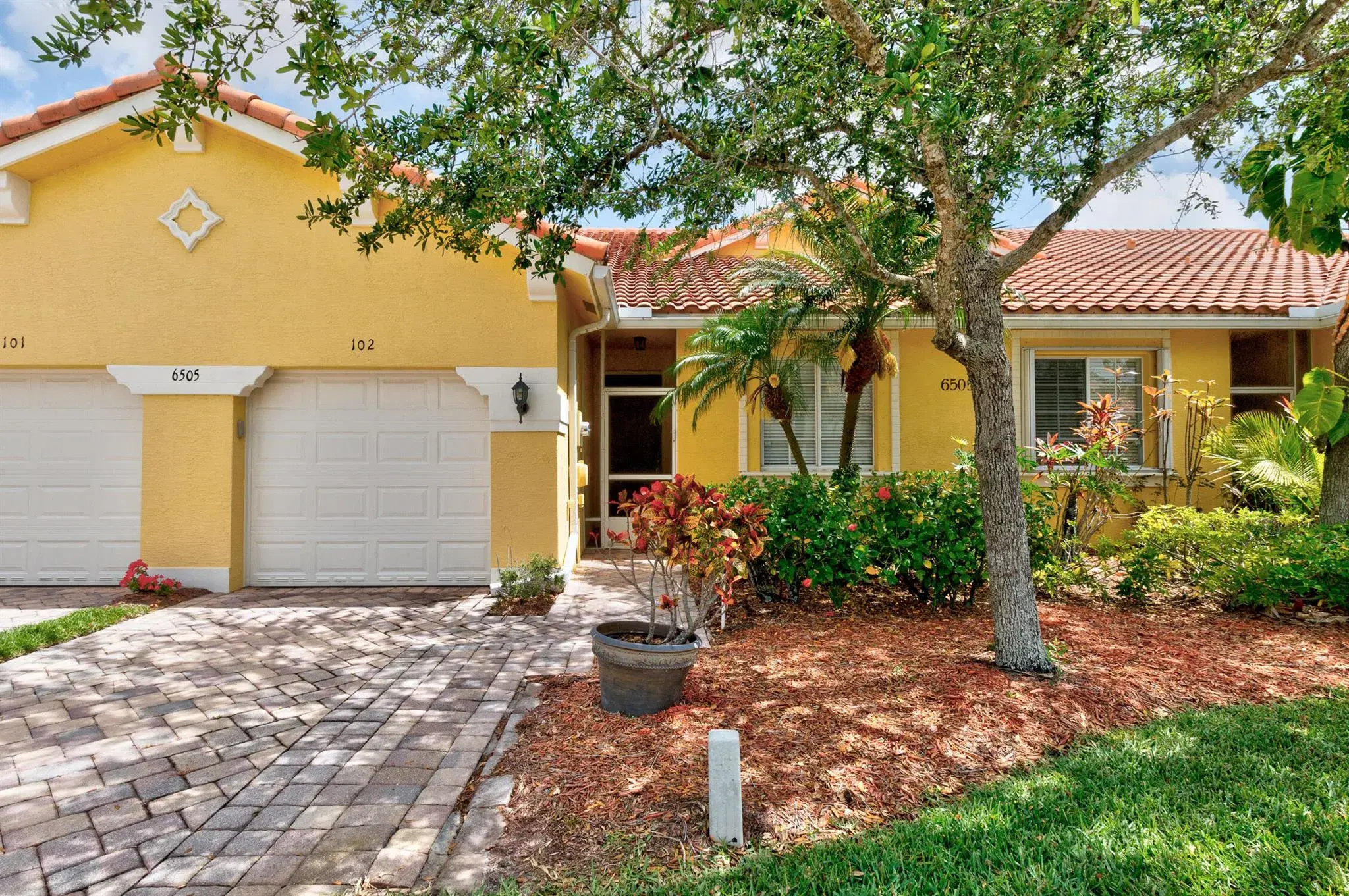 Picture of 6505 Oxford Circle 102, Vero Beach, FL 32966