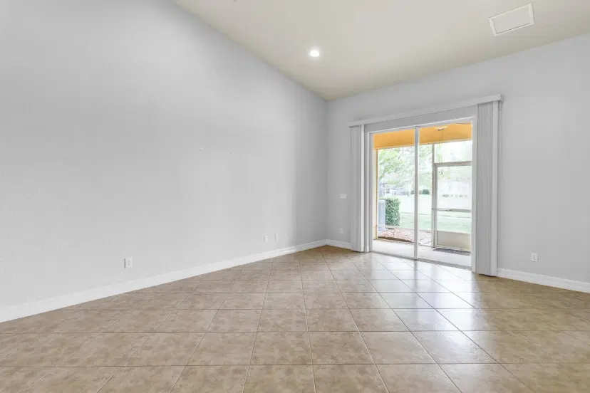 Picture of 6505 Oxford Circle 102, Vero Beach FL 32966