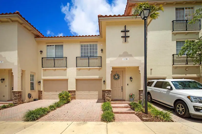 Picture of 115 S Longport Circle 10E, Delray Beach FL 33444