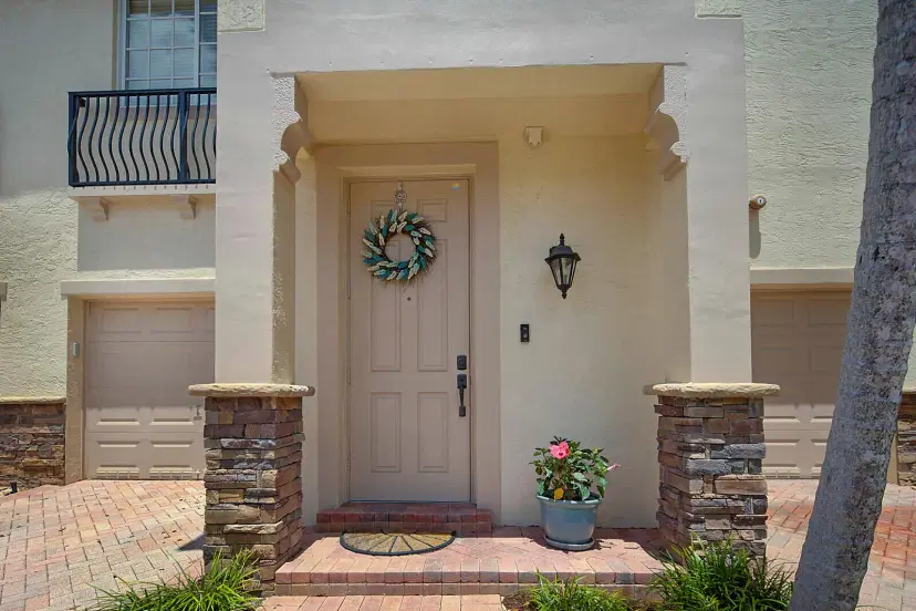 Picture of 115 S Longport Circle 10E, Delray Beach FL 33444