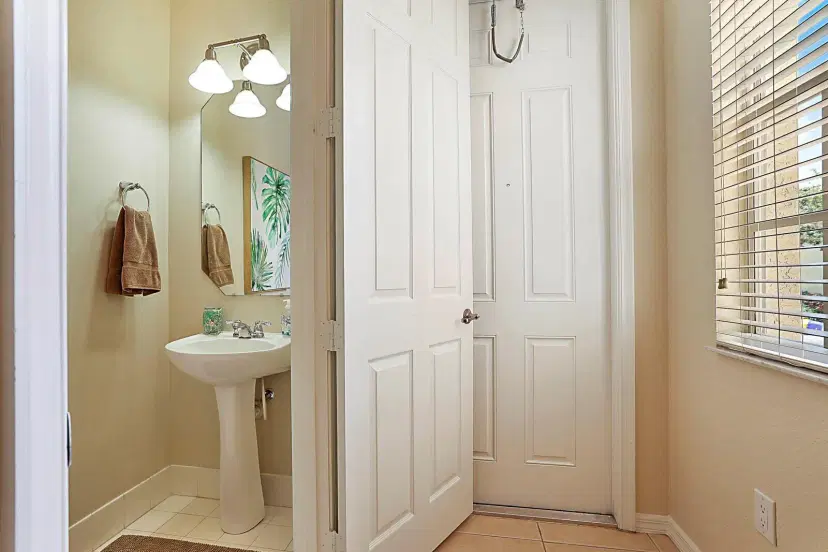 Picture of 115 S Longport Circle 10E, Delray Beach FL 33444