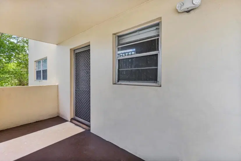 Picture of 3905 N Nob Hill Road 300, Sunrise FL 33351