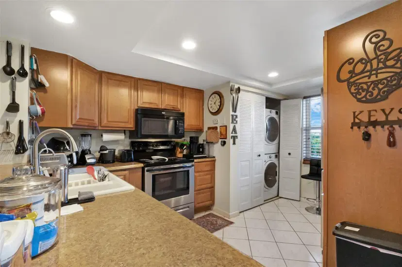 Picture of 7688 NW 18Th Street 407, Margate FL 33063