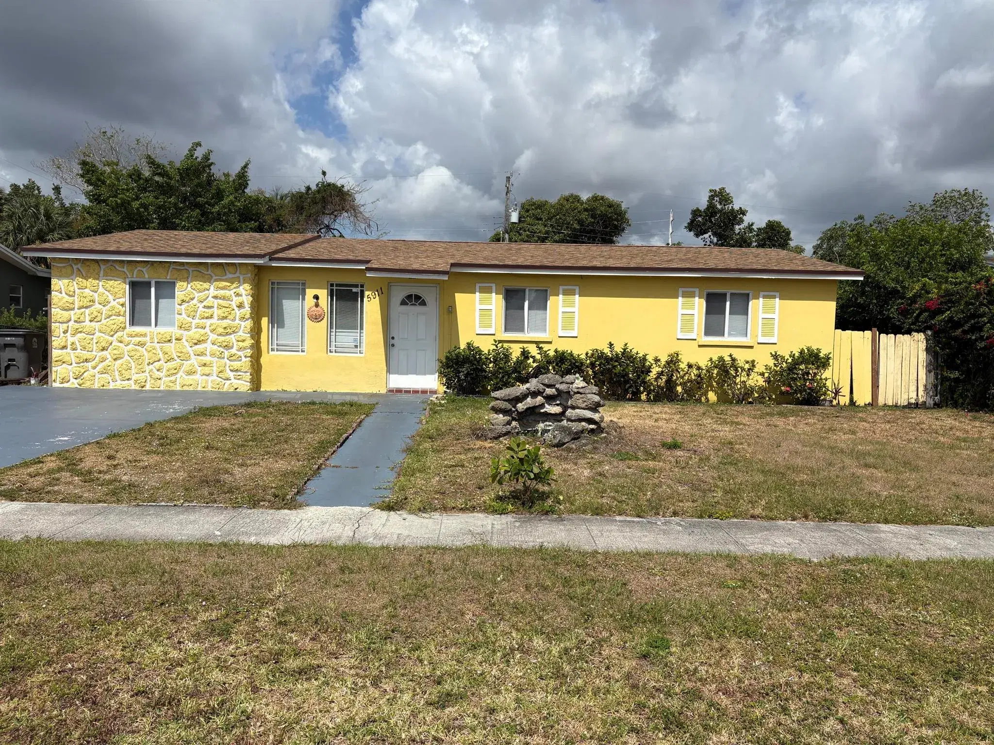 Picture of 5911 E Barbados Way E, West Palm Beach, FL 33407