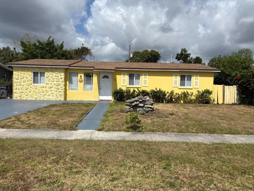 Picture of 5911 E Barbados Way E, West Palm Beach FL 33407
