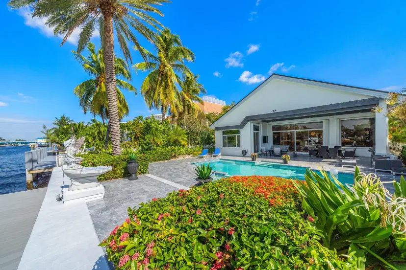 Picture of 301 S Riverside Dr, Pompano Beach FL 33062