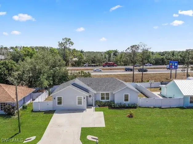 Picture of 27257 Pinecrest Ln, Bonita Springs FL 34135