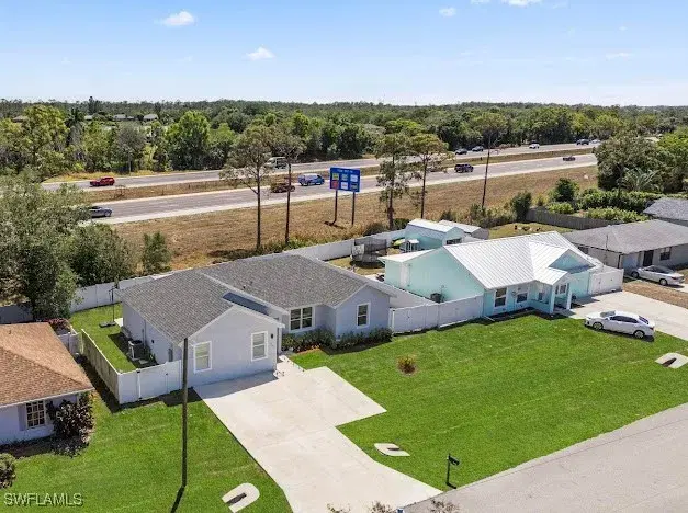 Picture of 27257 Pinecrest Ln, Bonita Springs FL 34135