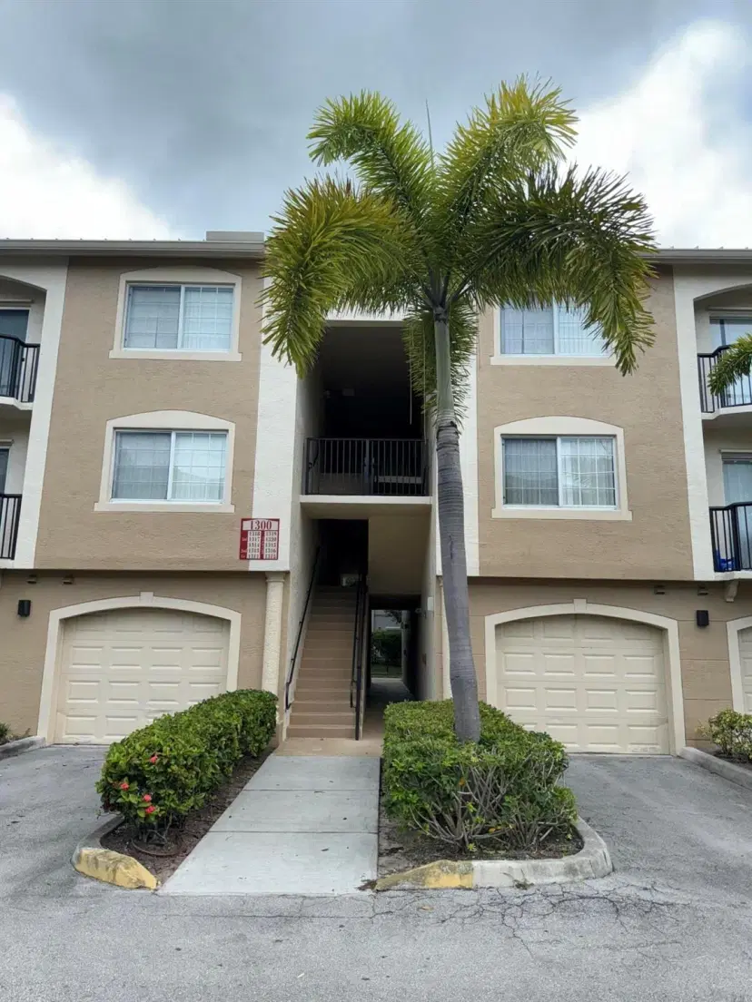 Picture of 1300 Crestwood Court S 1319, Royal Palm Beach FL 33411