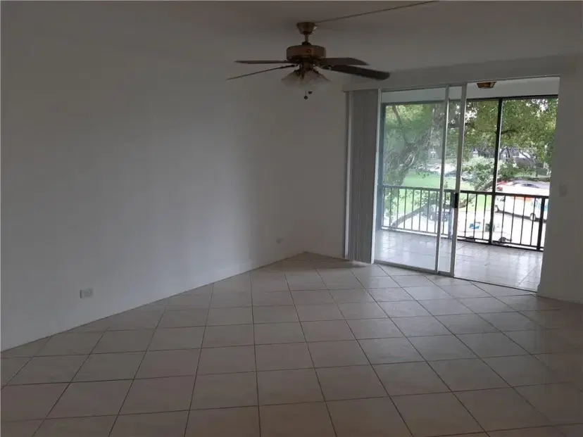 Picture of 3650 Inverrary Dr 3Q, Lauderhill FL 33319