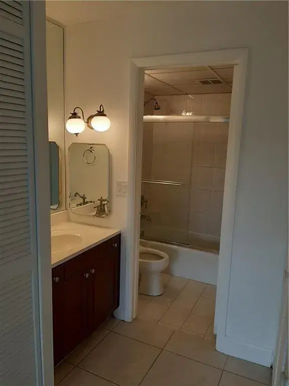 Picture of 3650 Inverrary Dr 3Q, Lauderhill FL 33319