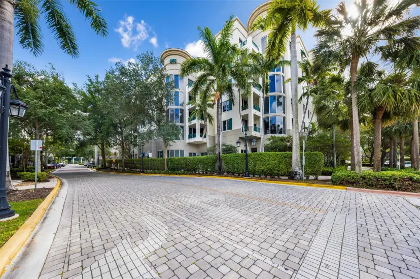 Picture of 510 NW 84Th Ave 420, Plantation FL 33324