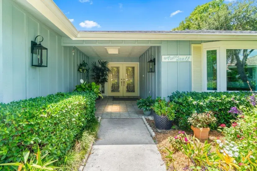 Picture of 9028 Gardens Glen Circle, Palm Beach Gardens FL 33418